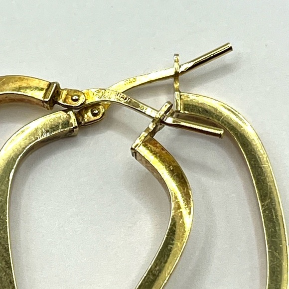 Earring Square Pierced Hoop Earring
925 Sterling Silver Vermeil Gold Tone - Picture 6 of 8